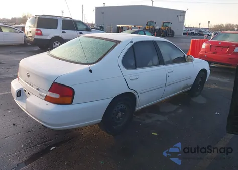 1998 Nissan Altima Gle/Gxe/Se/Xe z USA, uszkodzony, nr VIN 1N4DL01D2WC232588